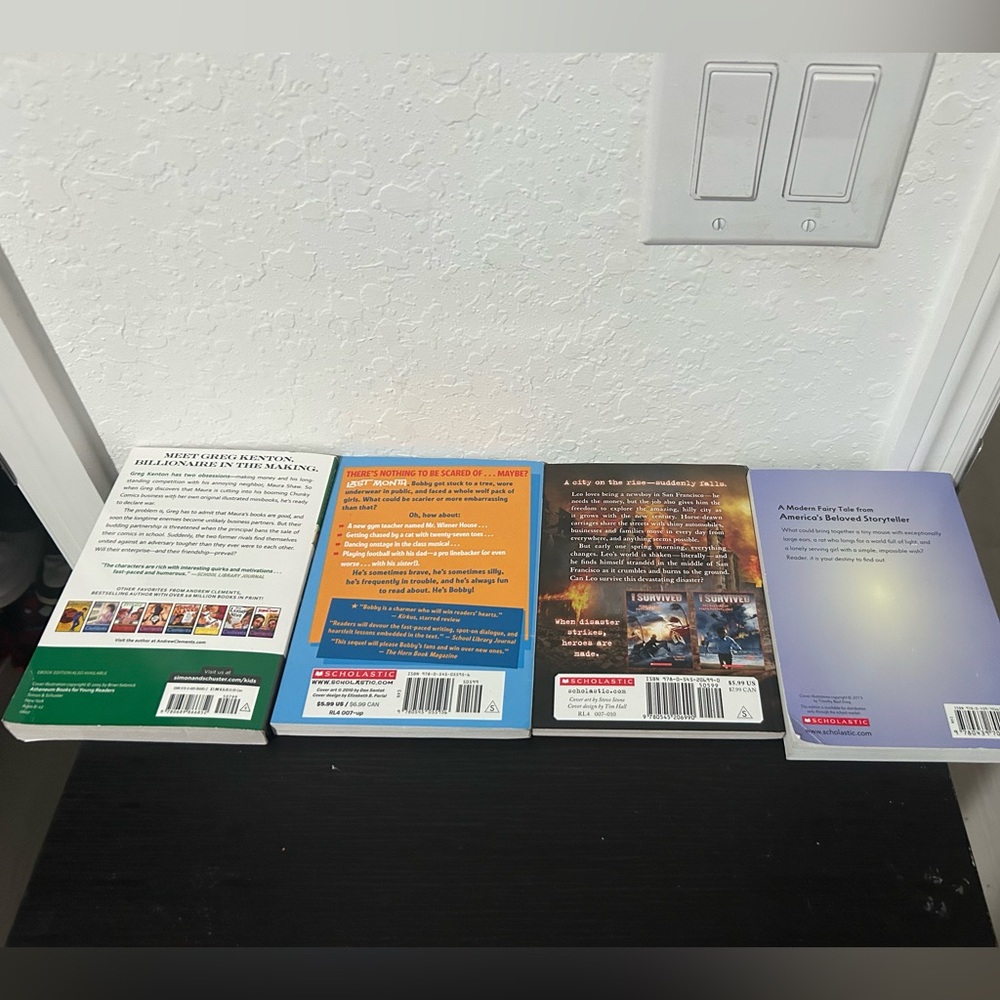 Book bundle - Picture 2 of 3